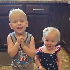 Meet your Posher, Elaine